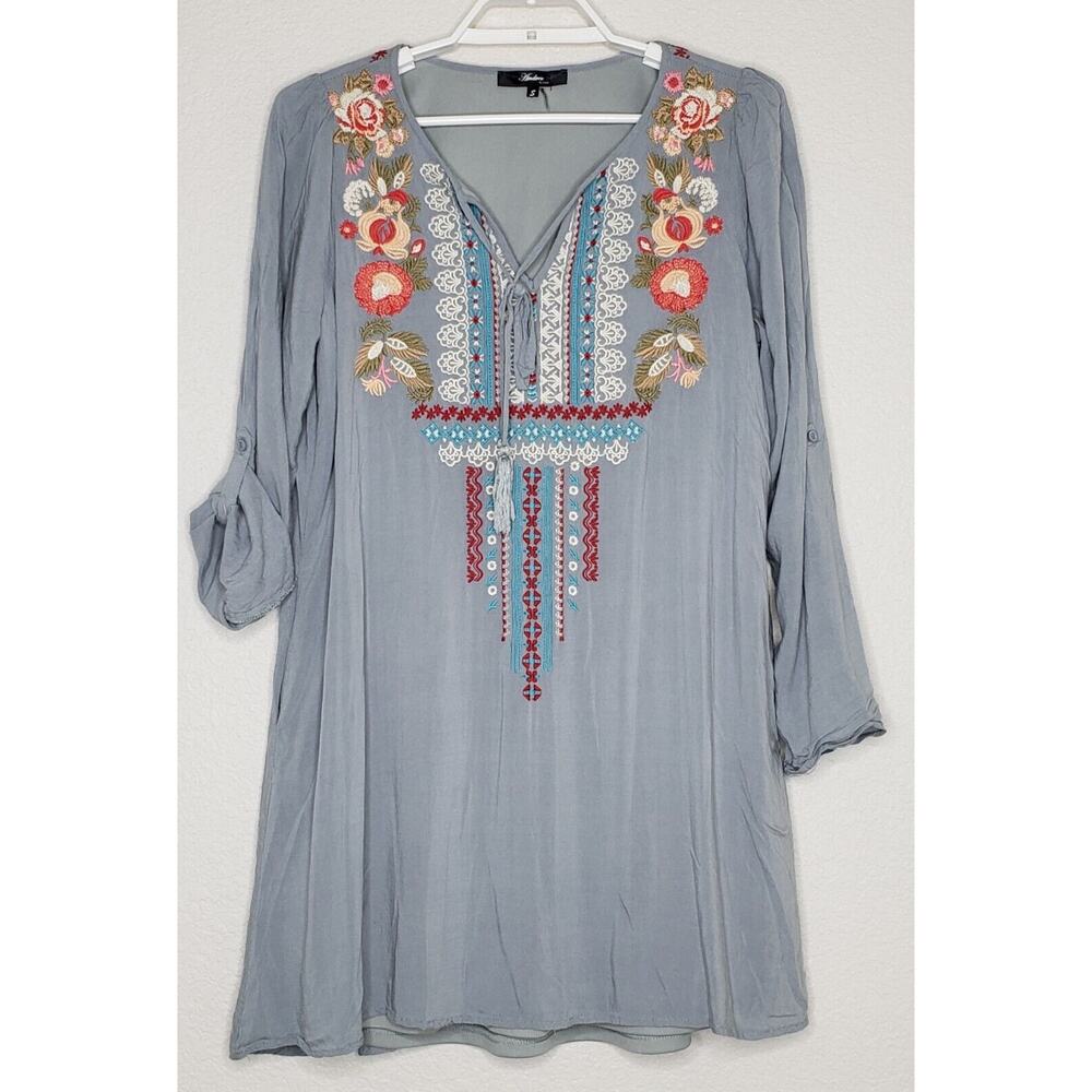 Andree by Units Womens Tunic Top Small Blue Embroidered V-Neck‎ Roll Tab Sleeve